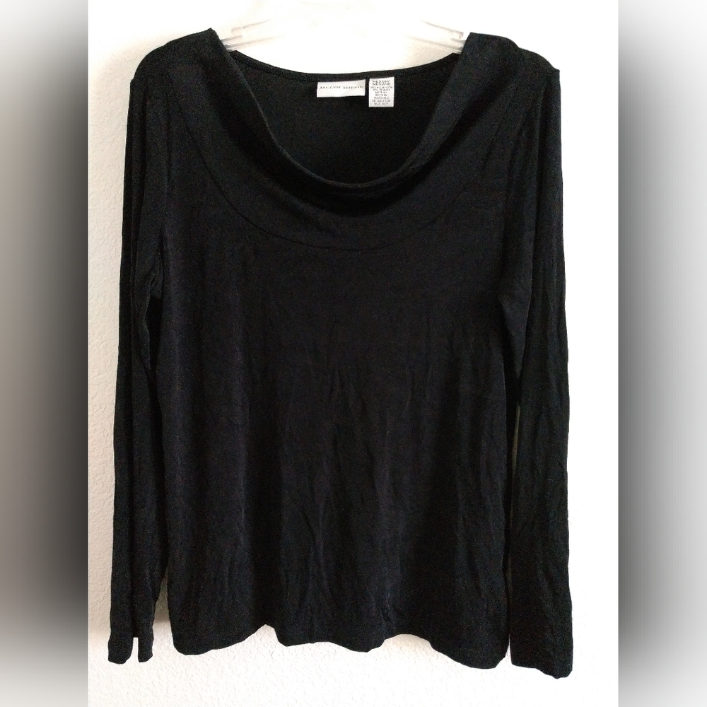 Jaclyn Smith Black Travelers Knit Shirt Drape Neck Size Medium Chest 36"